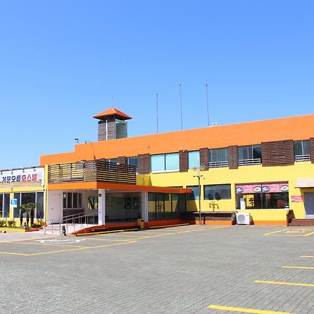 Geomunoreum Hostel Jeju Esterno foto