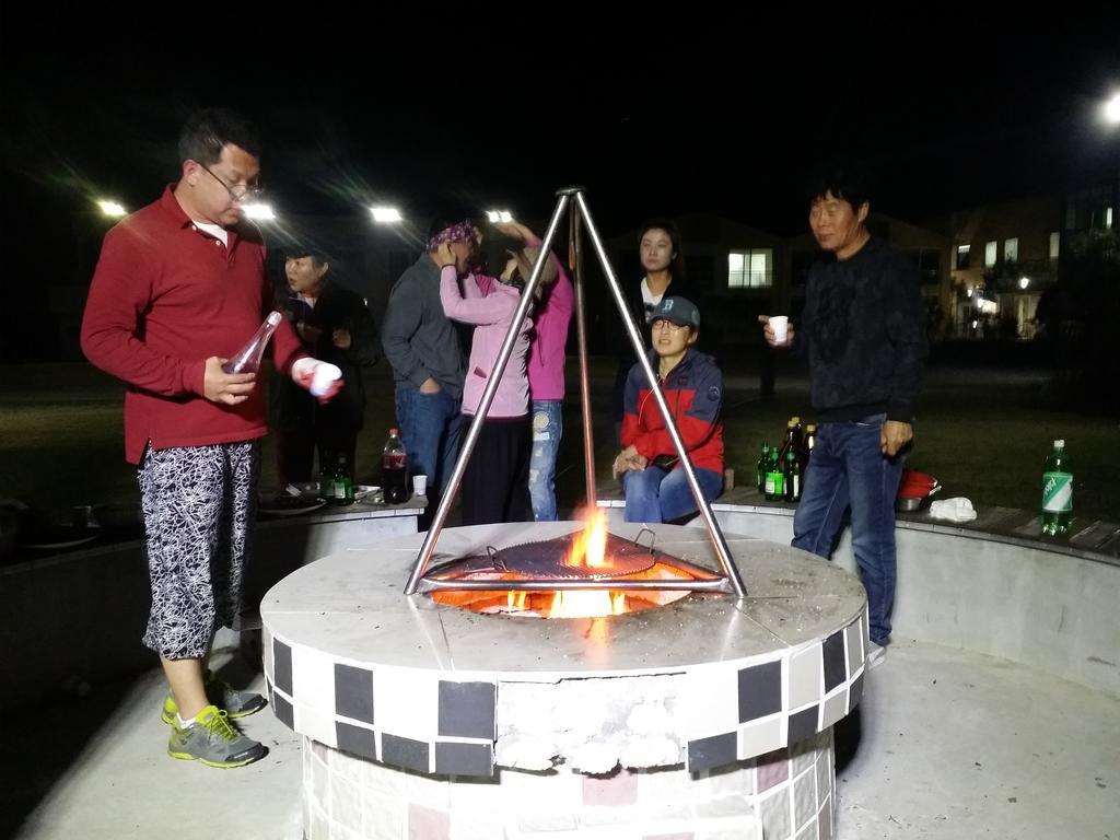 Geomunoreum Hostel Jeju Esterno foto