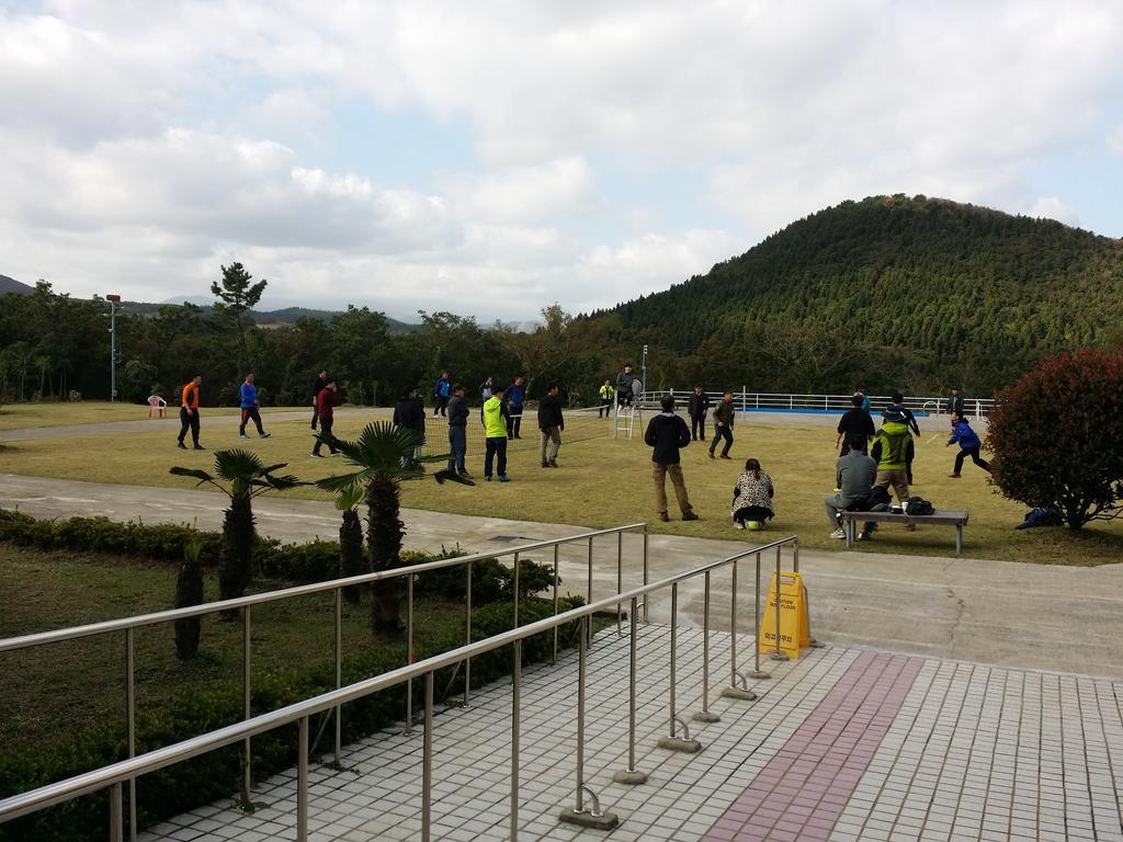 Geomunoreum Hostel Jeju Esterno foto