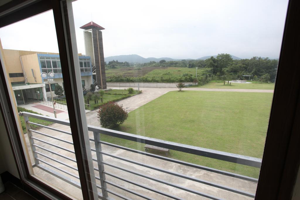 Geomunoreum Hostel Jeju Esterno foto