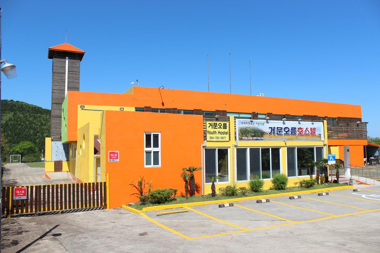 Geomunoreum Hostel Jeju Esterno foto