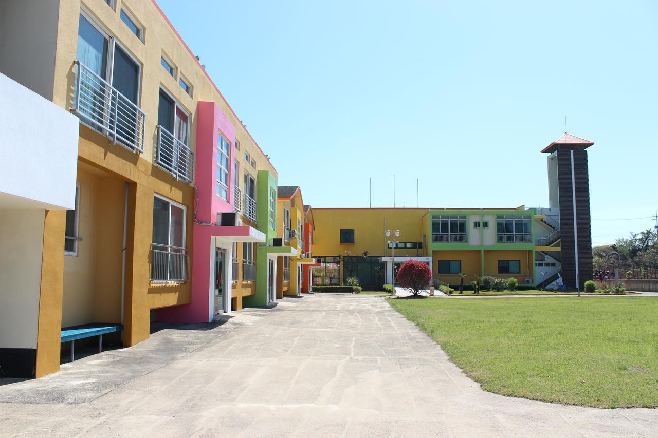 Geomunoreum Hostel Jeju Esterno foto